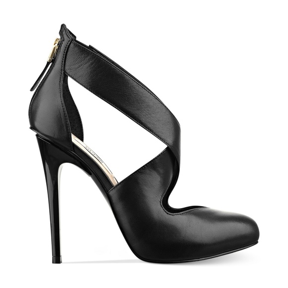 Guess Shoes - GUESS Black Criss Cross Ramba Pumps